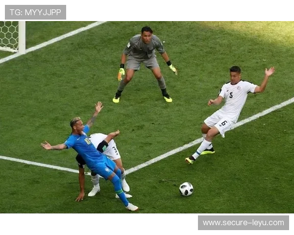 内马尔快速反击中穿针直塞，巴西前场制造连续威胁