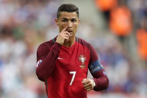 美洲杯战局激烈：逆境中焕发的斗志光芒，美洲杯解析