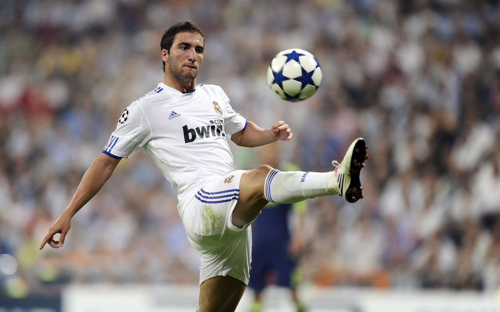 德甲球队高强度对抗中体能消耗与失误关系研究，德甲水平